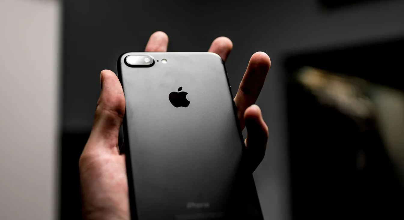 Spyware pada iPhone