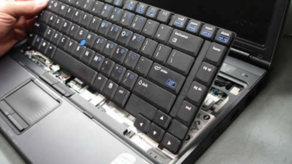 Perbedaan Keyboard Laptop Tanam dan Tidak