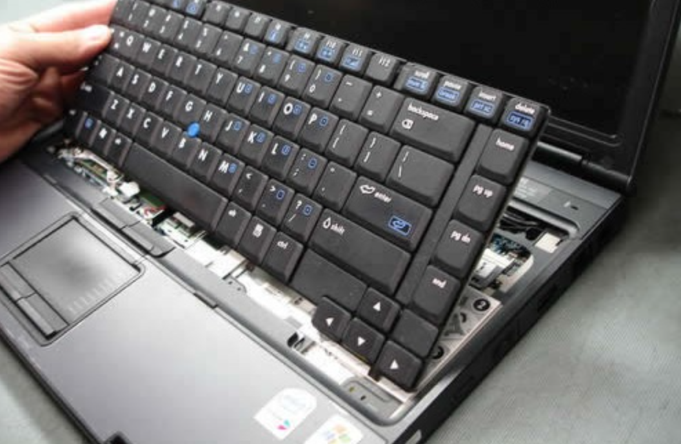 Perbedaan Keyboard Laptop Tanam dan Tidak