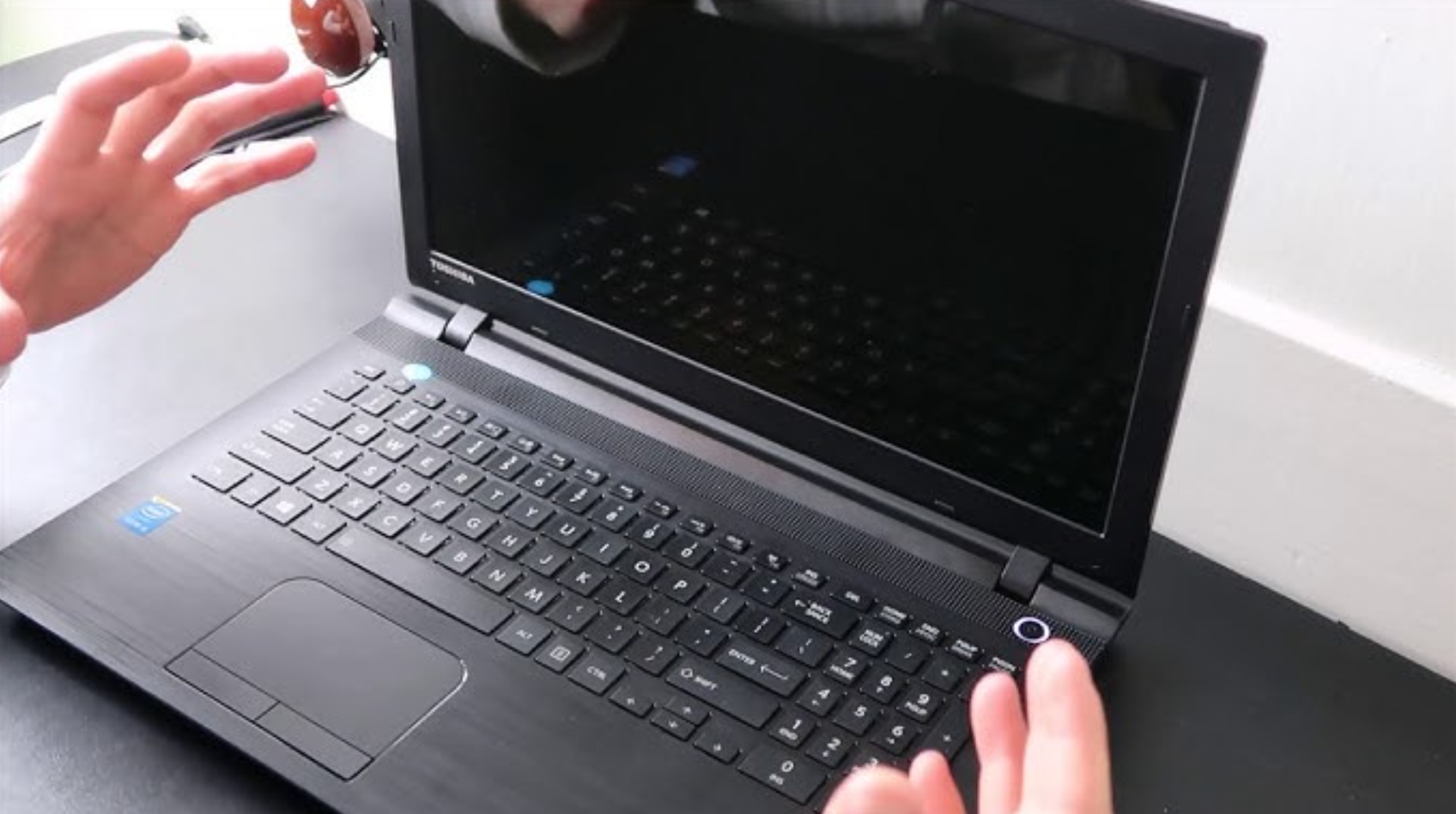 Laptop Bunyi Beep Saat Dinyalakan